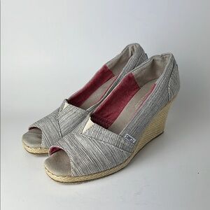 TOMS Women's Gray Stripe Espadrille Peep Toe Shoes